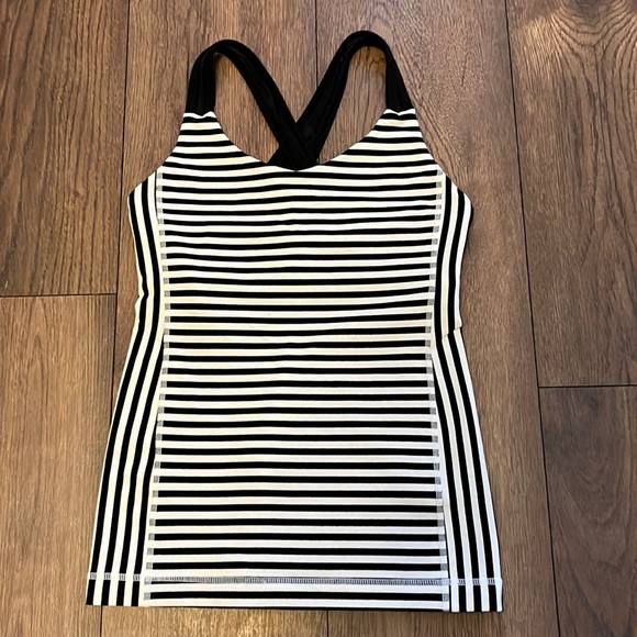 Lululemon black and white tank size 4 - Picture 1 of 6
